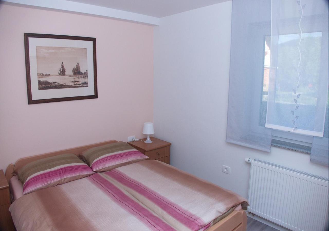 Apartmaji Anita Begunje pri Cerknici Ngoại thất bức ảnh