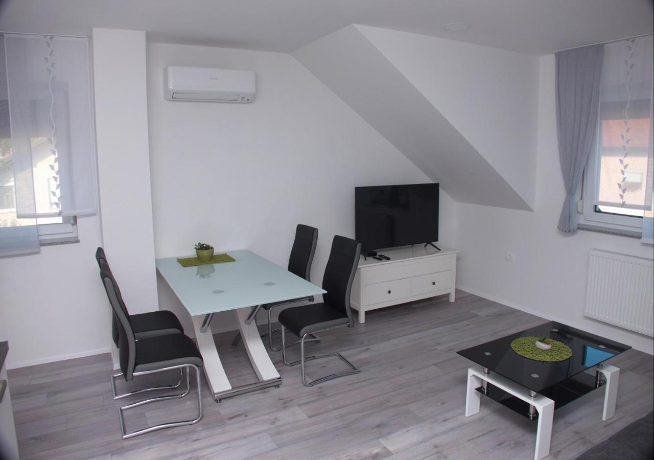 Apartmaji Anita Begunje pri Cerknici Ngoại thất bức ảnh