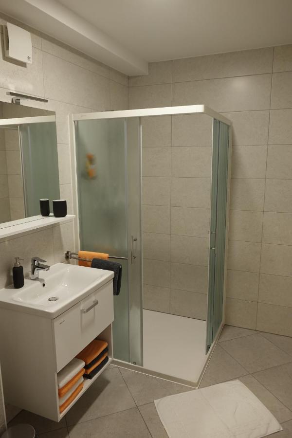 Apartmaji Anita Begunje pri Cerknici Ngoại thất bức ảnh